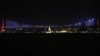 Son Dakika: Kız Kulesi açıklarında gemi arızası! Boğaz trafiği askıya alındı