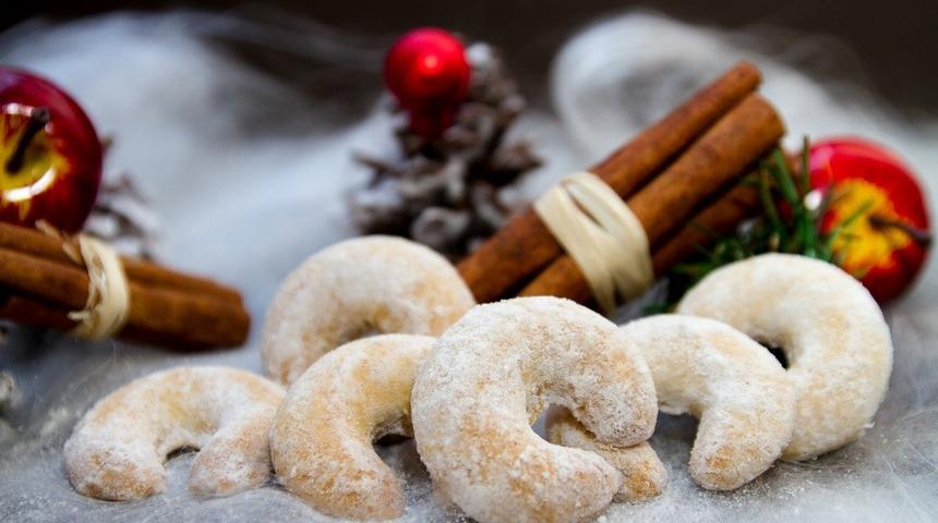 Kutlama masaları için harika görünümlü elmalı havuçlu kurabiye tarifi