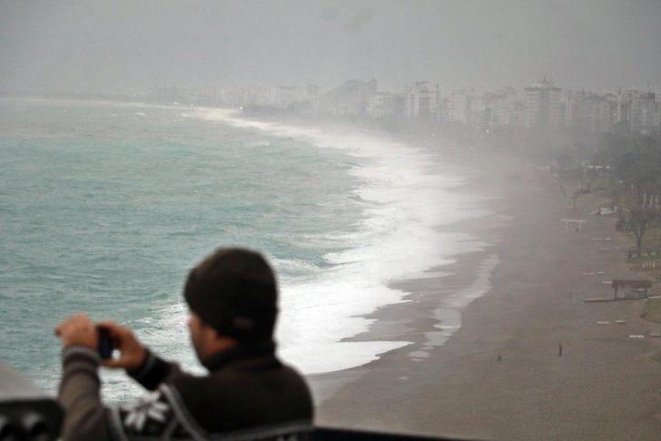 SON DAKİKA | Antalya hava durumunda son durum! Meteoroloji uyarmıştı, kabus büyüyor: Araçlar yolda kaldı ev ve işyerlerini sular bastı G5