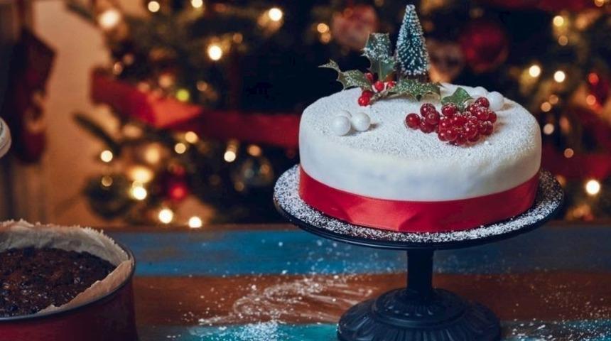 Yılbaşı pastası nasıl yapılır? Yılbaşı pastası tarifi, malzemeleri ve püf noktası!