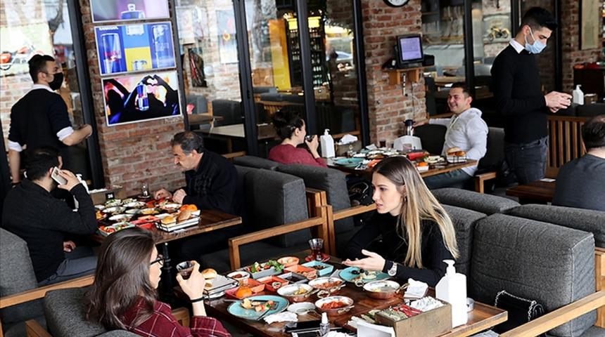 Son dakika: Uzmanlardan yılbaşı uyarısı! Koronavirüste vakalar artışa geçti, uzmanlardan açıklama geldi