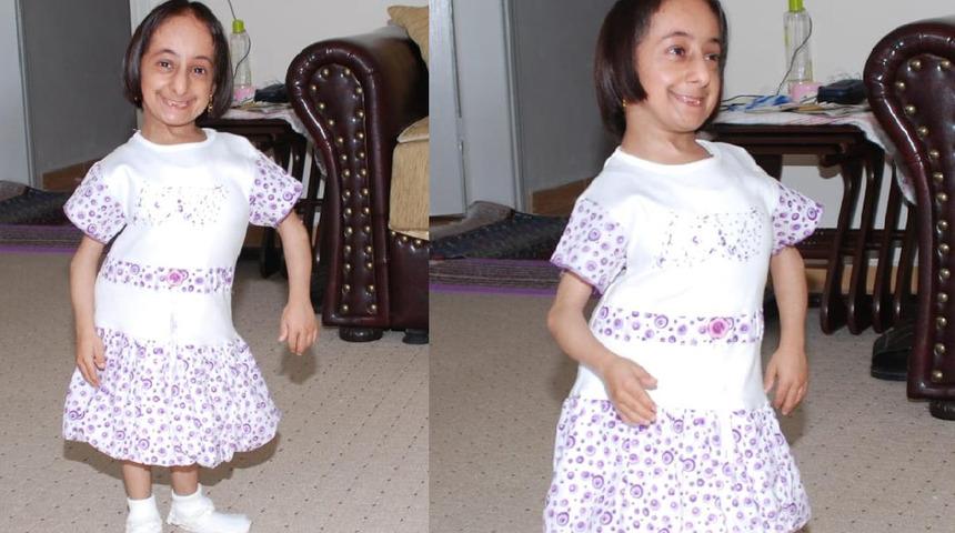 Son dakika haberi: Türkiye'nin en kısa boylu kadını Elif Kocaman'dan acı haber!  Guinness Rekorlar Kitabı'na giren 72 santimetre boyundaki Elif Kocaman hayatını kaybetti