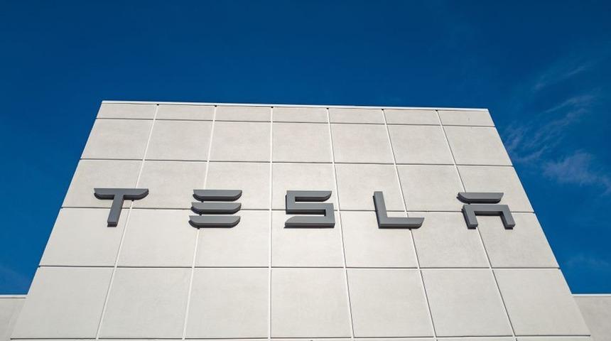 Tesla ABD&rsquo;de 475 bin aracı geri &ccedil;ekecek