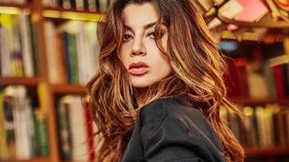 Koronavirüs geçiren Gökçe Bahadır'ın dönüşü muhteşem oldu! Derin yırtmacıyla büyüledi