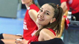 Milli voleybolcu Hande Baladin gönlünü Galatasaray'ın orta sahasına kaptırdı! Alaçatı'daki o görüntü aşkı ele verdi