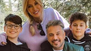 Çağla Şıkel ve Emre Altuğ'dan oğullarıyla yeni yıl pozu