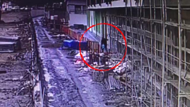 Başakşehir'de inşaat iskelesi işçinin üzerine devrildi, hiçbir şey olmamış gibi yoluna devam etti
