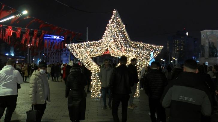 Taksim Meydanı'nda yılbaşı! Havadan görüntülendi G1
