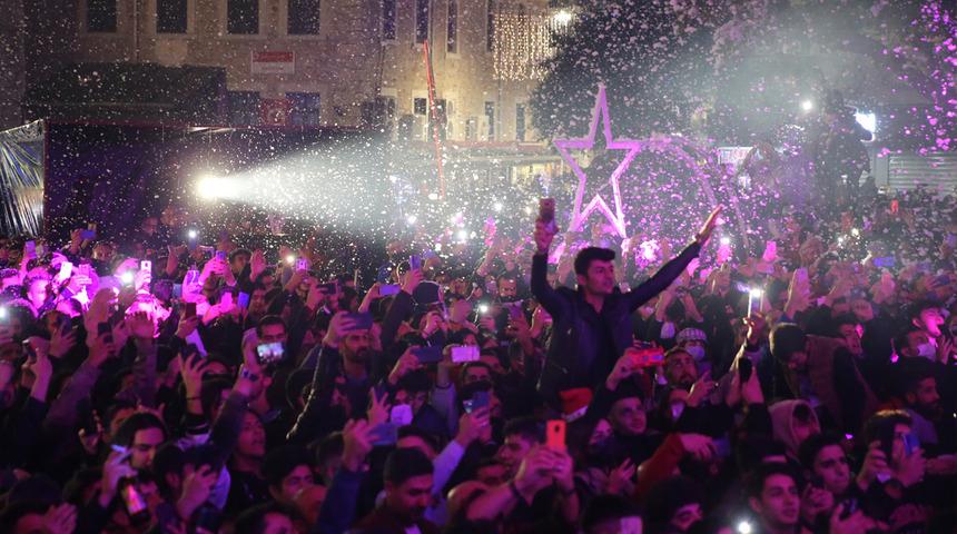 Türkiye 2022 yılına coşkuyla girdi! İşte tüm yurttan yılbaşı manzaraları