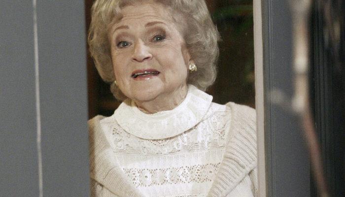 17 Ocak'ta 100 yaşına girecekti! Efsane aktris Betty White hayatını kaybetti