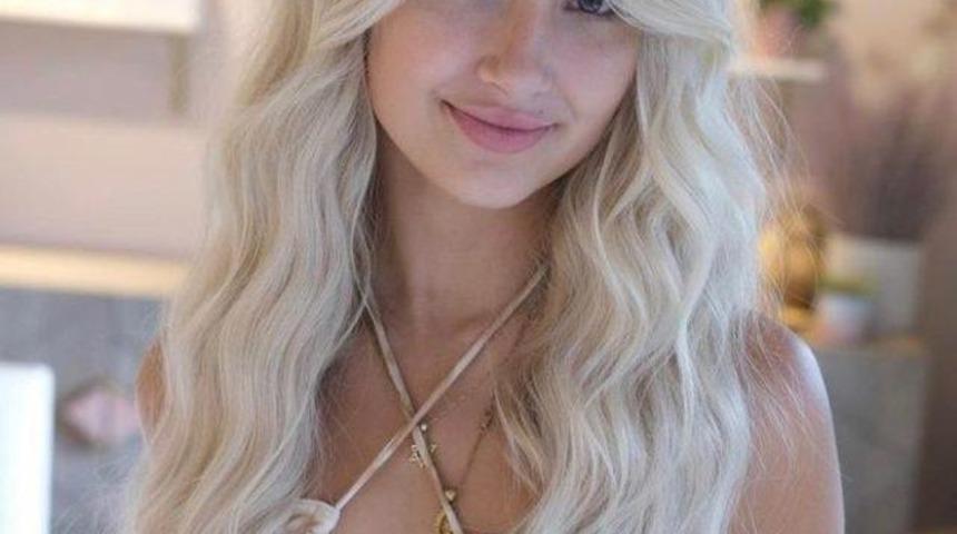 Bikiniyle kahve servis ederek servet kazanıyor! Erkeklerin kendisine yaptığı yorumlardan şikayet etti