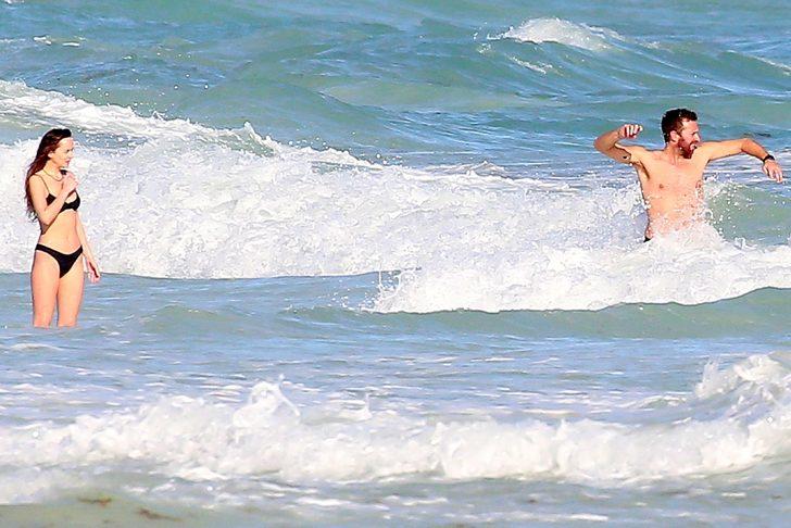 Dakota Johnson ve Chris Martin yeni yıla Tulum'da girdi! G3