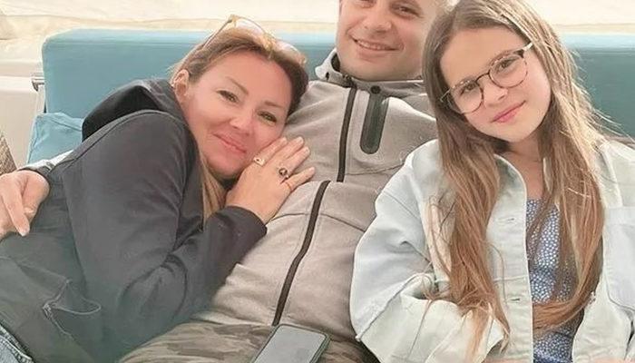 Pınar Altuğ'dan aile pozu! Kızı Su annesinin boyuna geldi