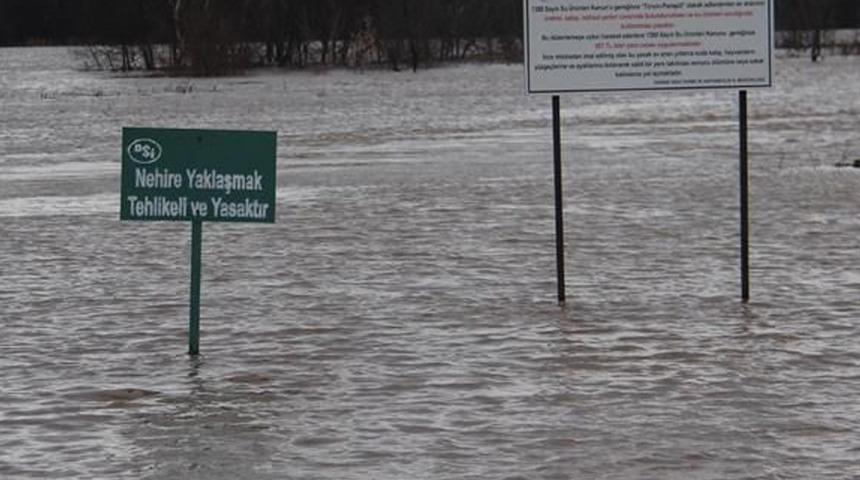 Meriç Nehri'nde su seviyesi 4 kat arttı! Tehlike sonrası alarm seviyesi yükseltildi
