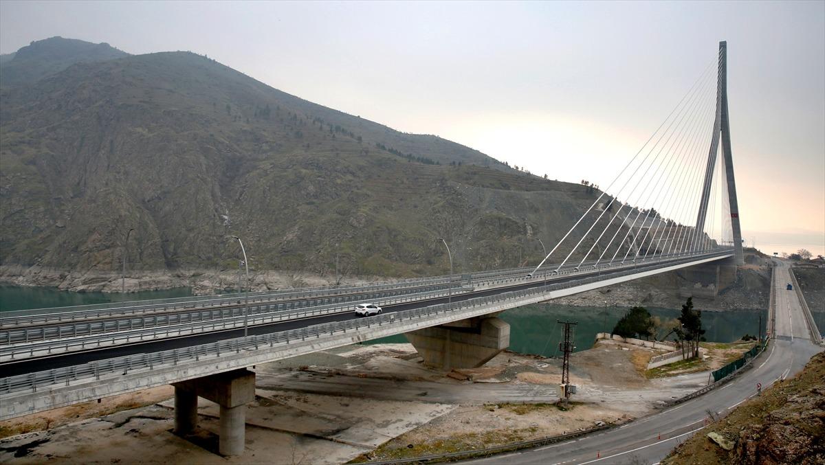 K&ouml;m&uuml;rhan K&ouml;pr&uuml;s&uuml; ve T&uuml;neli ile 1 yılda 14 milyon lira tasarruf sağlandı