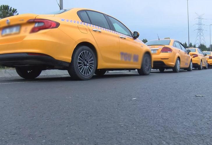 Taksiciler uzun kuyruklar oluşturdu! "33 yıllık meslek hayatımda ilk defa böyle bir olayla karşılaştım" G2