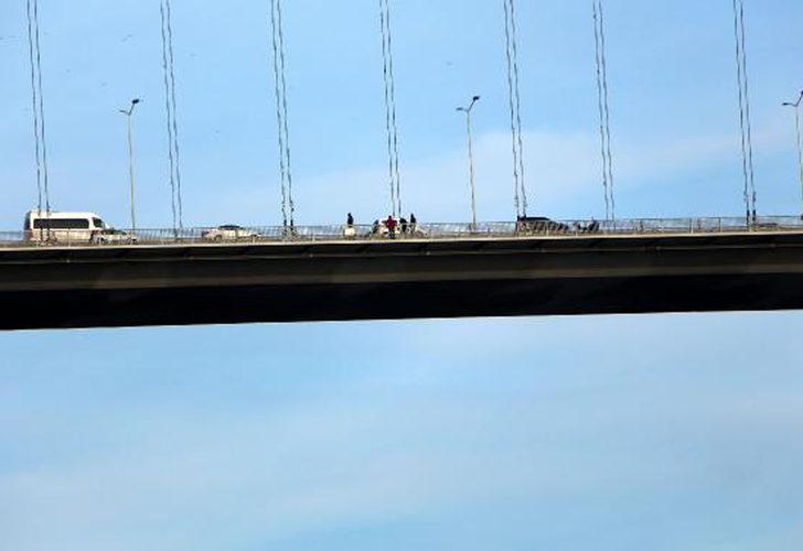Son dakika: 15 Temmuz Şehitler köprüsünde intihar girişimi! Trafik felç oldu