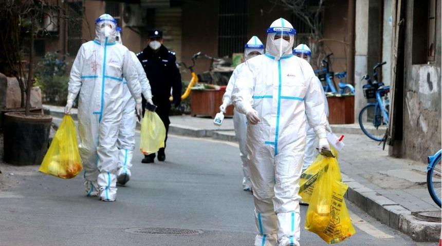 Covid-19: &Ccedil;in'de geceyarısı karantina tesislerine g&ouml;t&uuml;r&uuml;lenler endişe yarattı