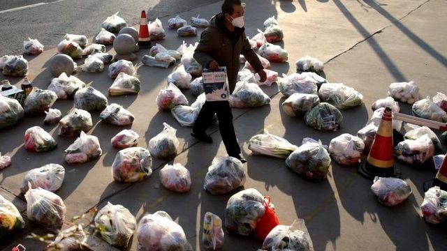 Şi'an kenti sakinleri hükümetten gıda yardımı aldıklarını belirtiyor