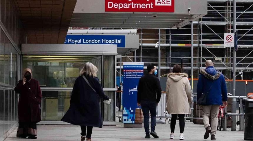 İngiltere'de son veriler alarm veriyor! Bir günde 157 bin yeni vaka