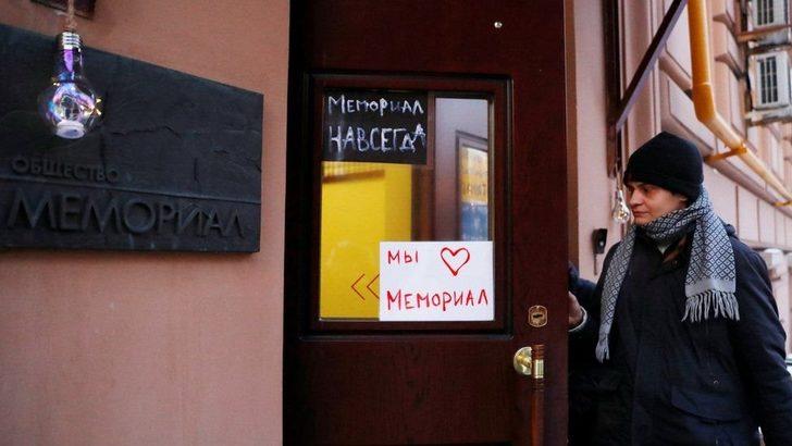 Memorial: Rusya'da kapatılan insan hakları kuruluşu kimdir?