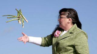 Kuşkonmazlarla geleceği tahmin ediyor! Jemima Packington’ın 2022 kehanetleri herkesi şaşırttı