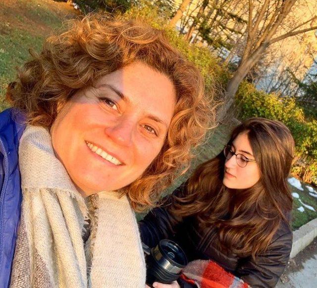 Tamer Karadağlı'nın kızı annesi Arzu Balkan'ı paylaştı! Ünlü oyuncunun değişimi şaşırttı