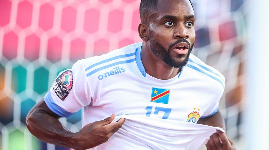 Ezeli rakipler transferde yine karşı karşıya! Hedefteki golcü çok tanıdık