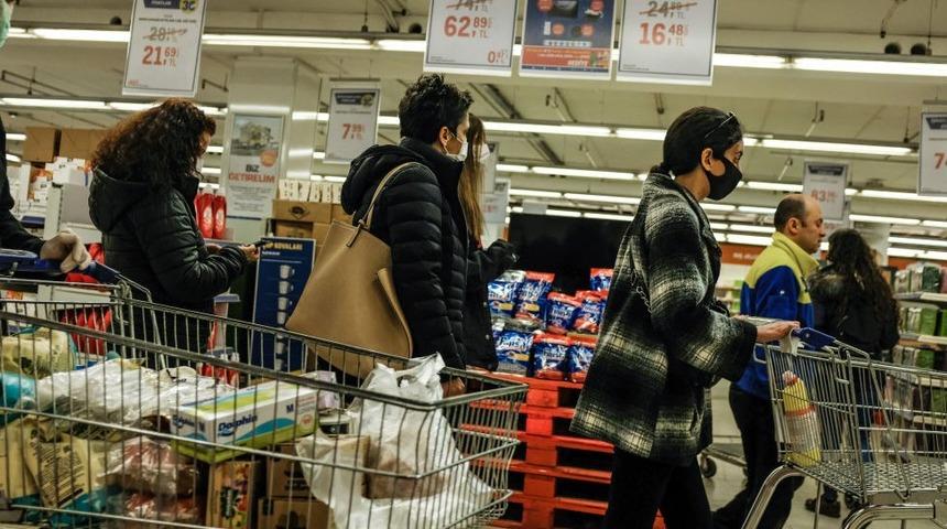 Enflasyon faiz indirimleriyle nasıl artıyor?