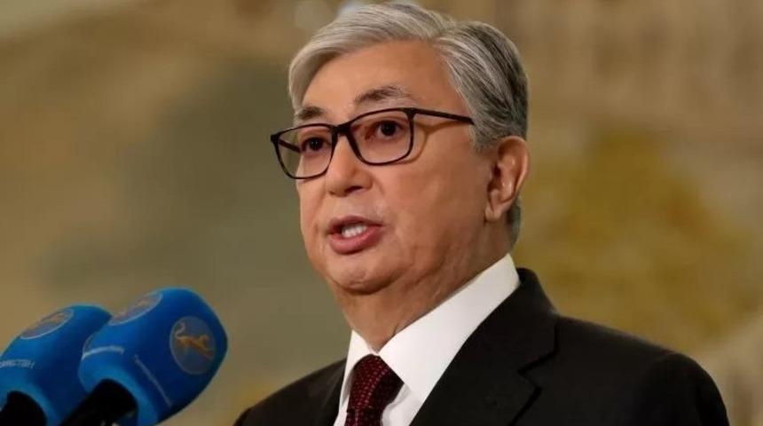 Kazakistan'da akaryakıt zammı protestoları b&uuml;y&uuml;yor, Devlet Başkanı Tokayev s&uuml;kunet &ccedil;ağrısı yaptı