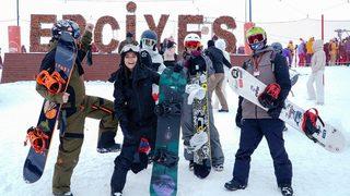 Dünyaca ünlü sanatçı Inna Erciyes'te karın keyfini sürdü