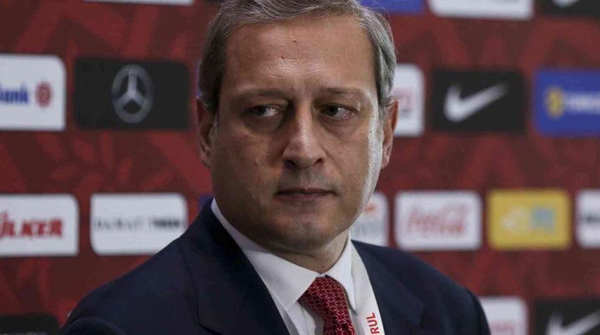 Burak Elmas, yönetimi eleştirenlere fena patladı: Devam edeceğiz