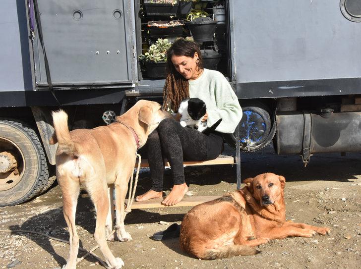 Antalya’nın Demre ilçesi Birleşmiş Milletler gibi! Karavan tatilinde yerli ve yabancı turistler bir araya geldi G4