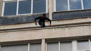 Aydın'da yürekler ağza geldi! İntihar etmek için çatıya çıktı, ne yaptılarsa ikna olmadı