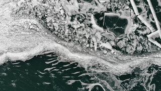 Saklı cennet Balık Gölü tamamen dondu! 