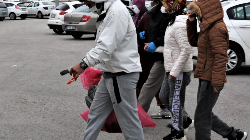 Antalya'da dehşete düşüren cinayet! Elleriyle boğup öldürdü, sandığa kilitledi