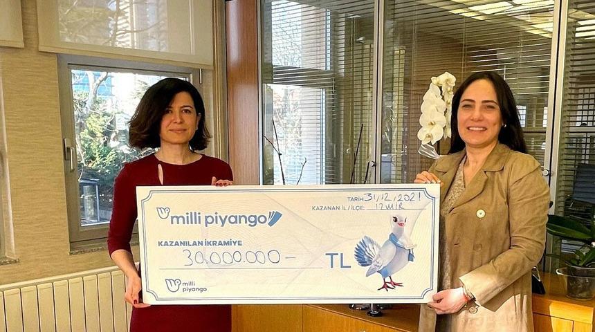 SON DAKİKA | 30 milyon TL kazanan talihli, çekini aldı! 2022 Milli Piyango yılbaşı çekilişinde büyük ikramiye çeyrek bilete çıkmıştı