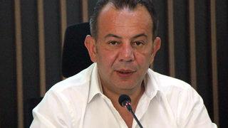 Son dakika: Tanju Özcan'ı sinirlendiren sözler: Ne demek geri zekalı, hemen kürsüyü terk et