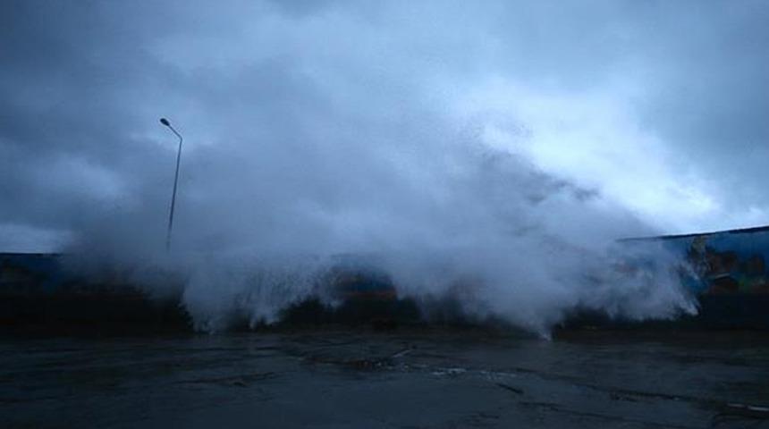 Son dakika! Meteoroloji'den kritik uyarı geldi! Hızı saatte 75 kilometreye kadar çıkacak