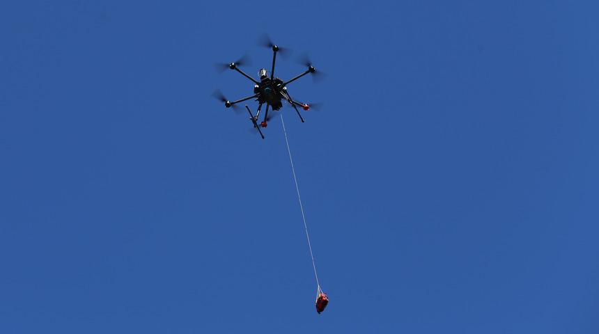 Tıp tarihinde bir ilk: Defibrilatörlü drone, kalp krizi geçiren adamın hayatını kurtardı