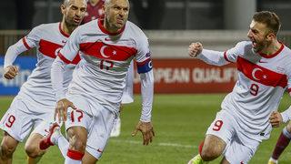 Burak Yılmaz yine herkesin dilinde! Efsane futbolcuları geride bırakan tek Türk oldu