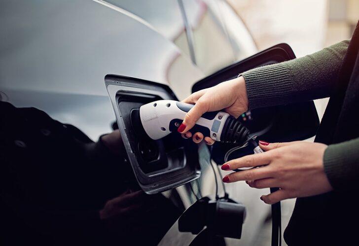 Hibrit ve elektrikli araç satışı katlandı: Yüzde 237'lik artış!