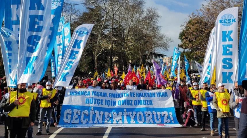 Memur ve emeklilerin yoksullukla m&uuml;cadelesi: 'Ek iş yapıyoruz, tıkanmış noktadayız'