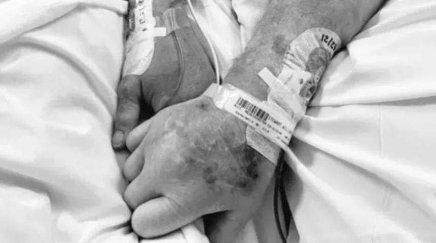 ABD'li yaşlı çift birkaç saniye arayla koronavirüsten öldü! El ele tutuşur tutuşmaz...