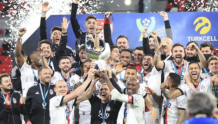 Son dakika... Hükmen yenilgi şoku! Beşiktaş kupayı aldı ama...