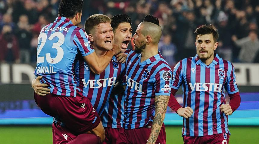 Son dakika... Fark açılıyor! Trabzonspor, Yeni Malatyaspor'u da devirerek uçuşa geçti...