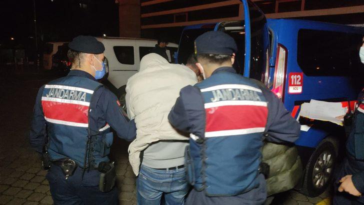 Samsun'da yazlık evlerden hırsızlık yapan 5 kişi tutuklandı G3