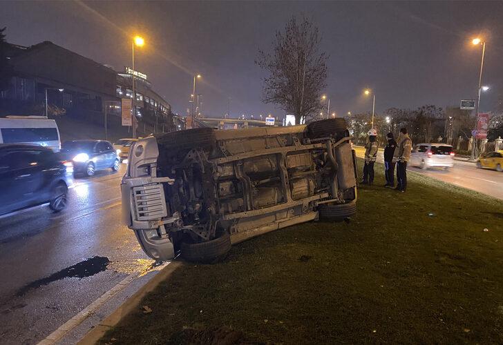 Mucizeyi yaşadılar! Bakırköy'de otomobil takla attı, yara almadan çıktılar