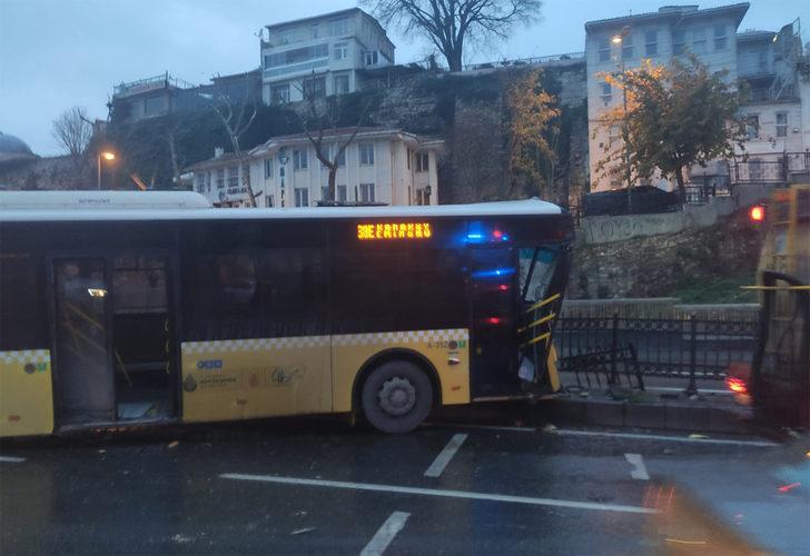 İstanbul'da 2 İETT otobüsü çarpıştı: Yaralılar var