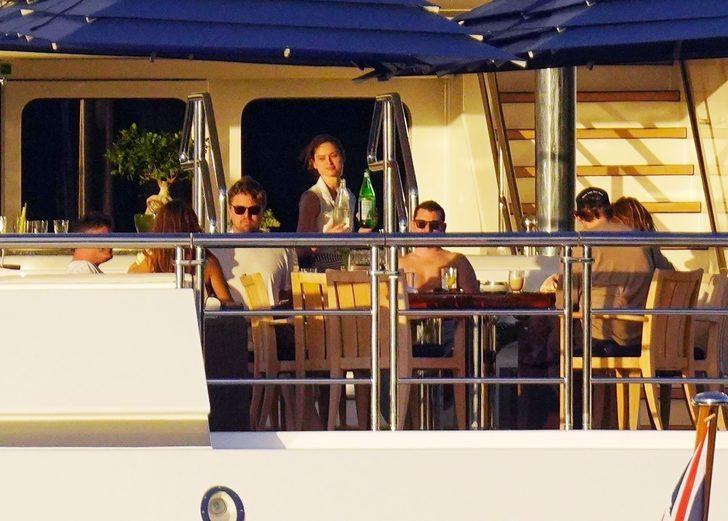 Leonardo DiCaprio'nun 150 milyon dolarlık tatili! Genç sevgilisiyle aşka geldi G1